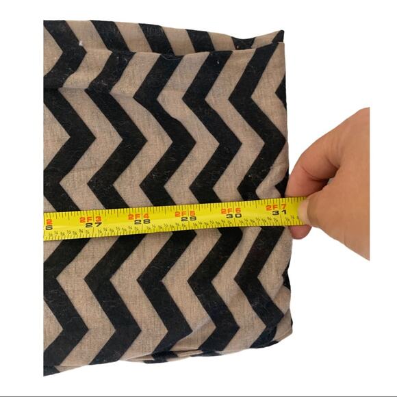 Chevron stripe infinity scarf Black tan - Picture 2 of 3